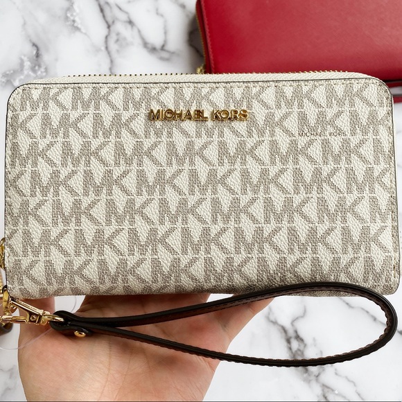 Sale‼️‼️Michael Kors Phone Wristlet Wallet - Picture 5 of 8